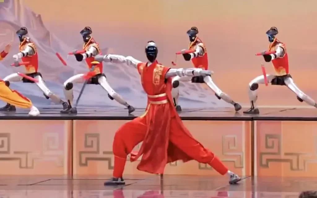 Robôs humanoides na China mostram kung fu e acrobacias